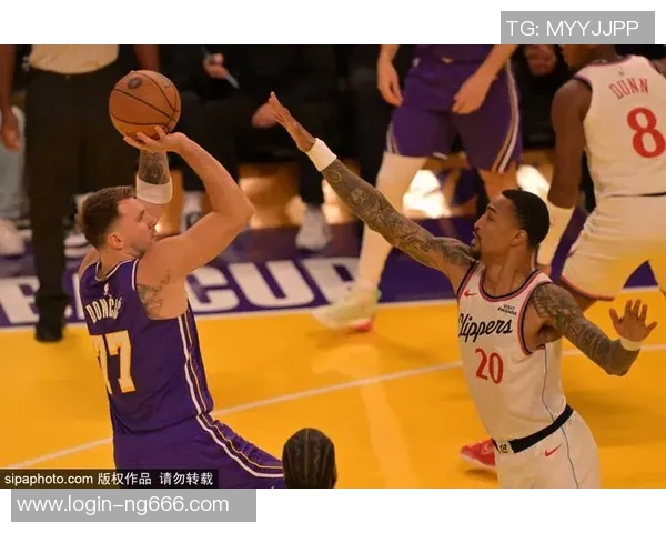 布鲁克洛佩斯:从NBA巨星到篮球战术的革新者之路 布鲁克洛佩斯:从NBA巨星到篮球战术的革新者之路